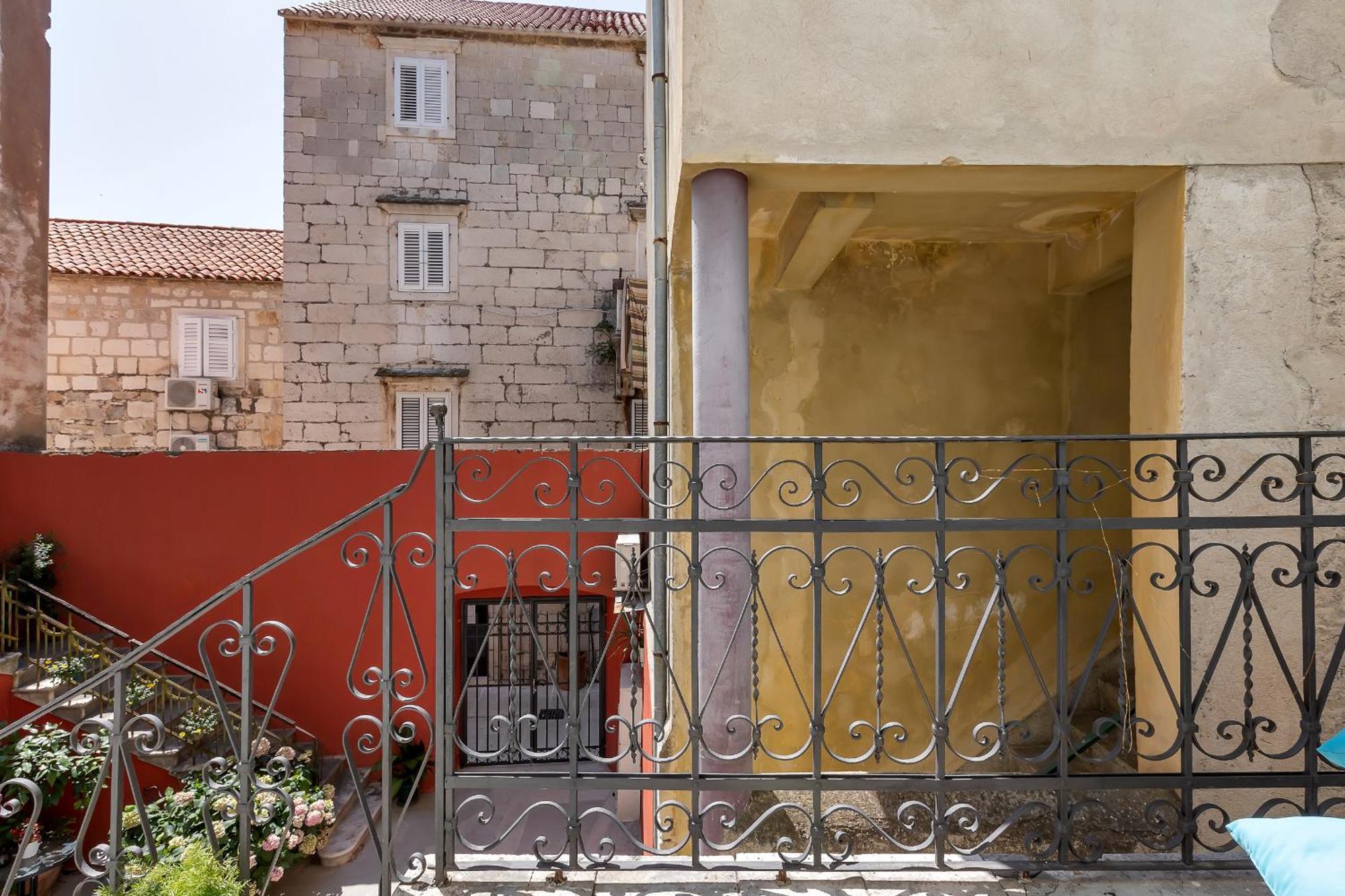 Apartment Dvor Kalalarga Makarska Exterior foto