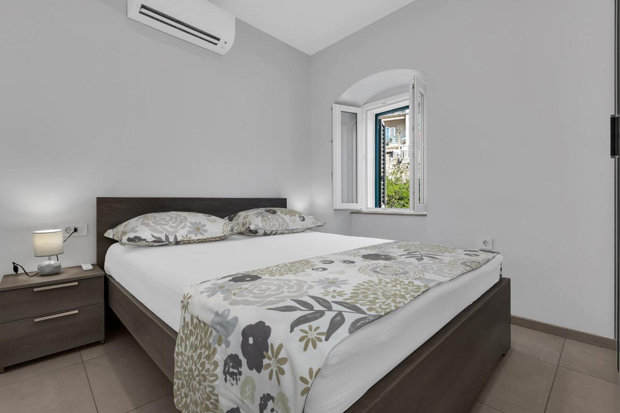 Apartment Dvor Kalalarga Makarska Exterior foto